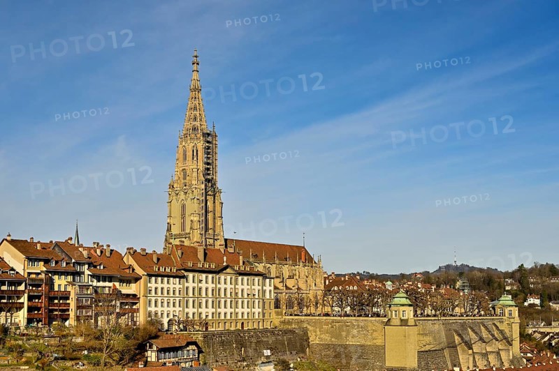 View of the old town and the Bernese cathedral