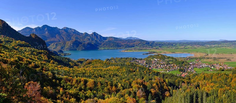 Lake Kochel with dukedom and home garden