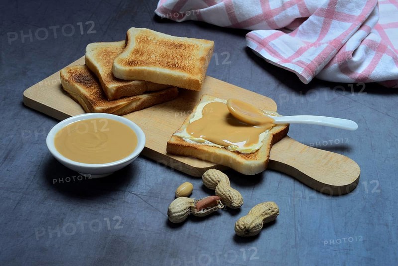 Peanut puree on toast