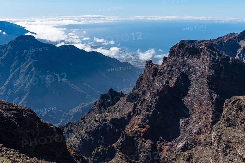 View into the Caldera de Taburiente from the Roque de los Muchachos