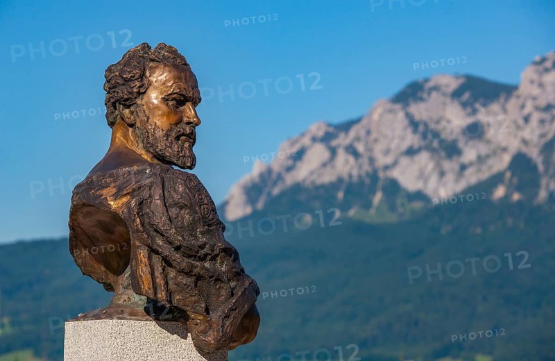 Gustav Klimt statue in Unterach