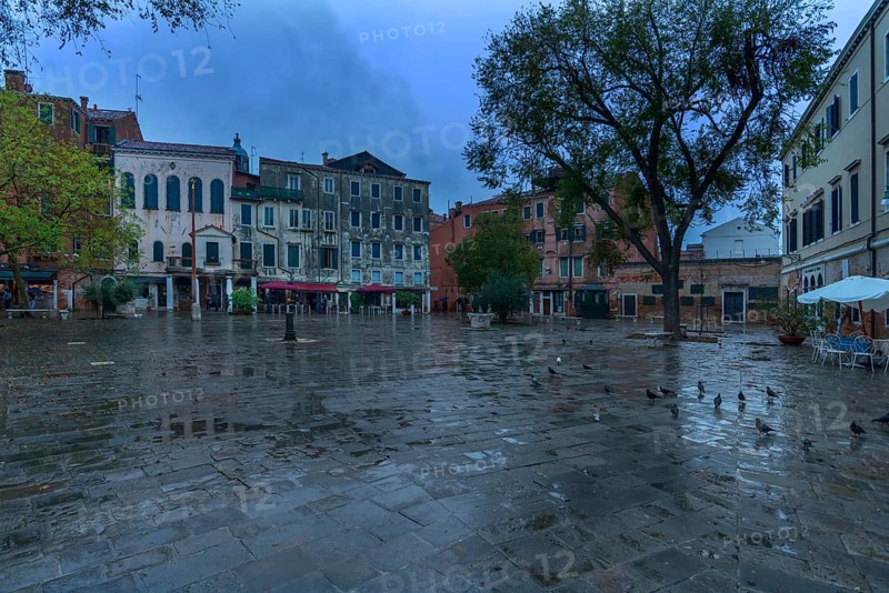 Campo del Ghetto Nuovo in the rain