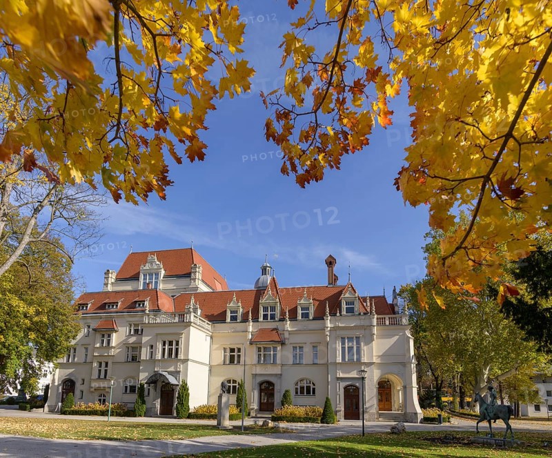 Theater im Herbst