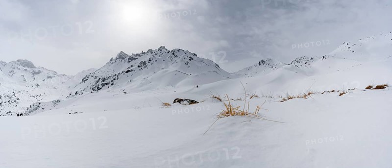Gorge peaks in winter