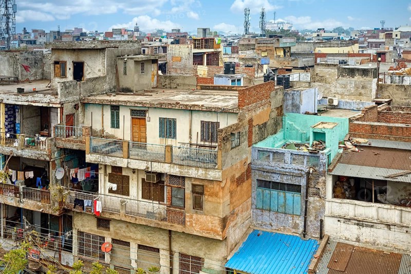 Apartments near Fatehpuri Masjid Mosque and Chandni Chowk bazaar