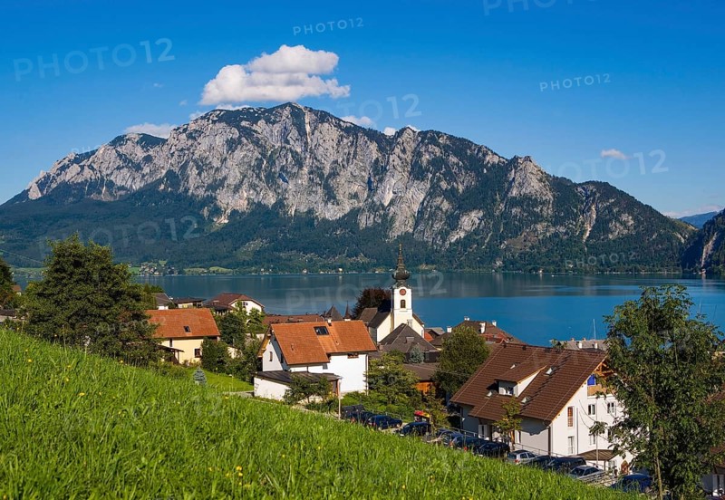 Unterach am Attersee with HoellengebirgeSalzkammergut