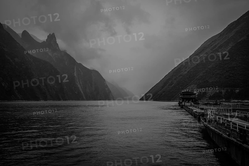 Landing bridges in the Three Gorges Dam on the Yangtze River