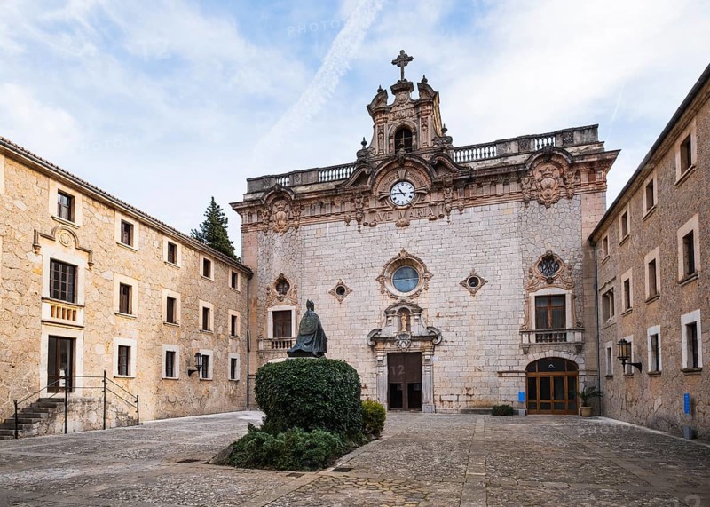 Sanctuary and monument to Bishop Pere-Joan Campins in the monastery of Lluc