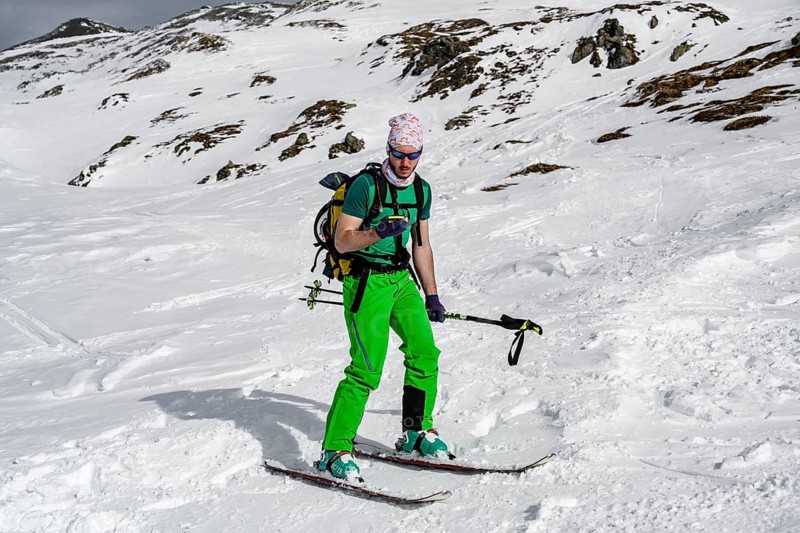 Ski toures in the snow