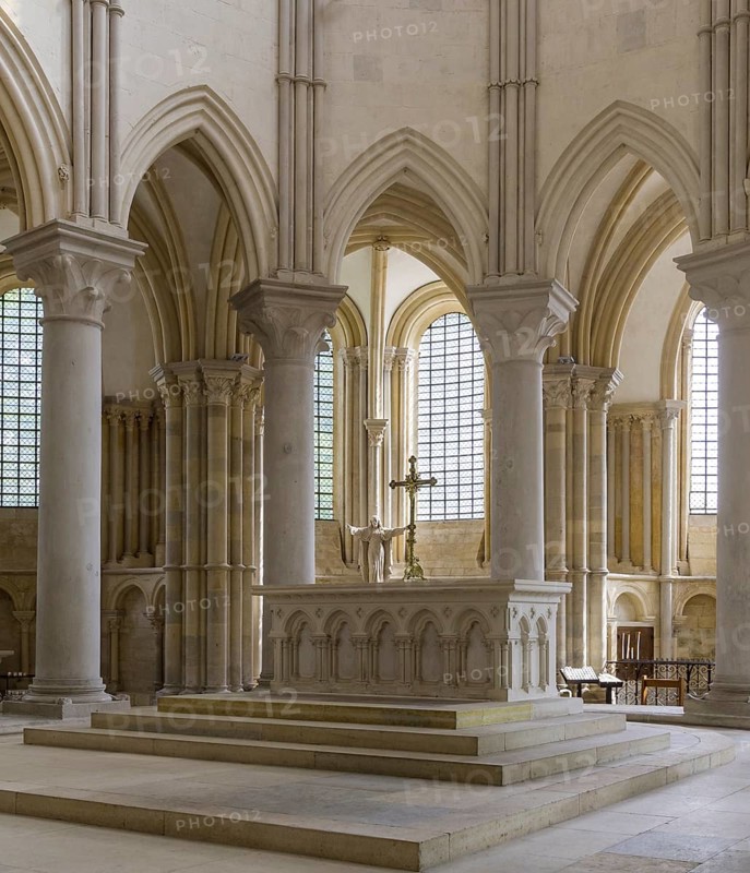 View to the altar in the romanesque basilica Sainte-Marie-Madeleine
