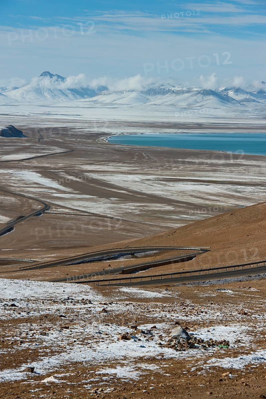 Pass from the north on the way to the holy Namtso Lake