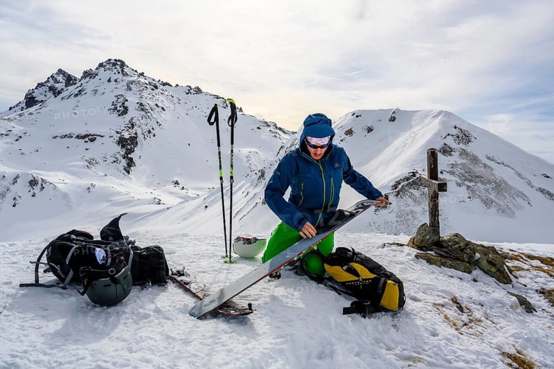 Ski tourers bouncing at the summit