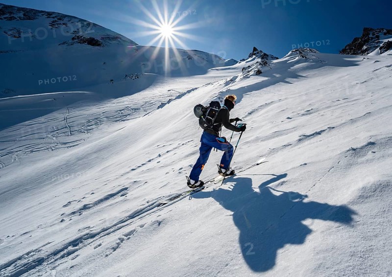 Ski tourers in steep terrain