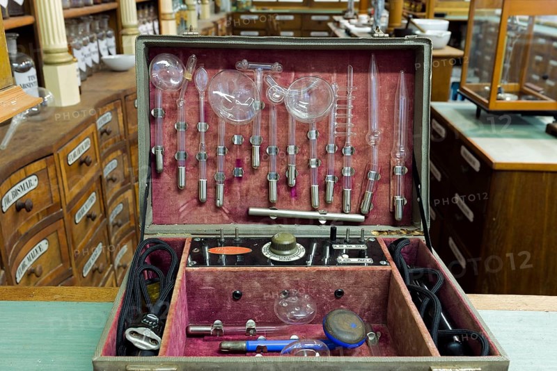 Historical doctor and pharmacy case
