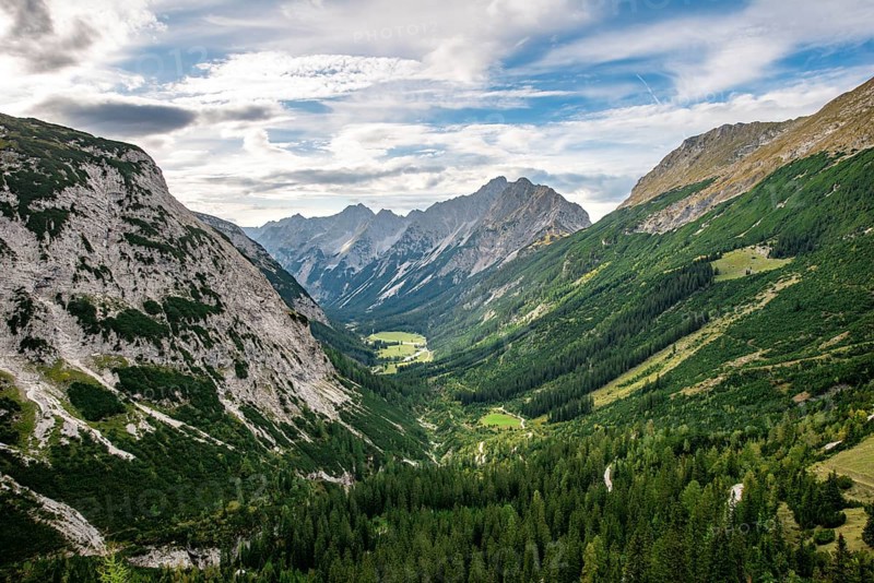 View of the Karwendel valley with the mountain peaks Karwendelspitze and Hochkarspitze