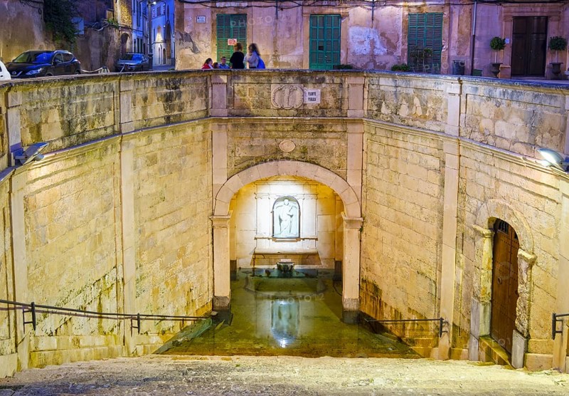 Source Font de Santa Margalida at dusk