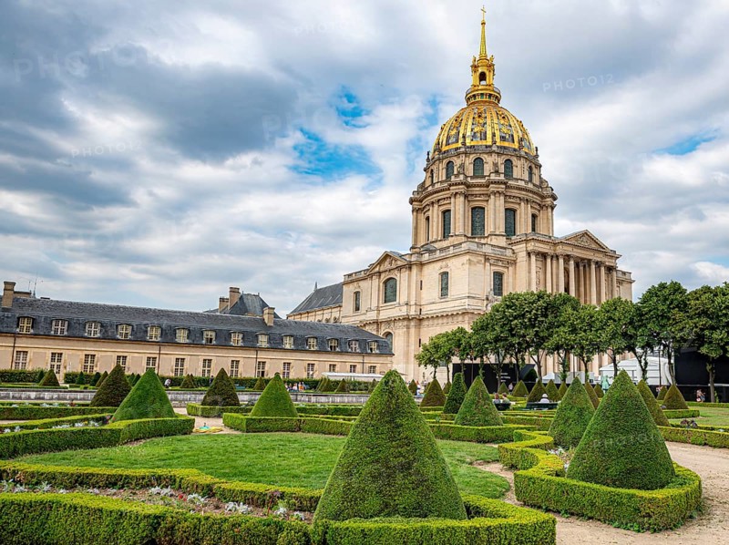 Park in front of the Cathedral of the Invalides