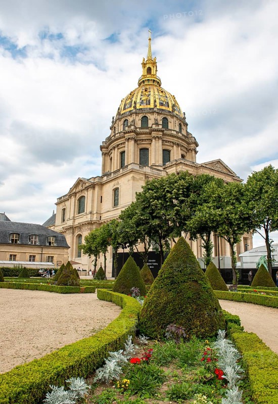 Park in front of the Cathedral of the Invalides