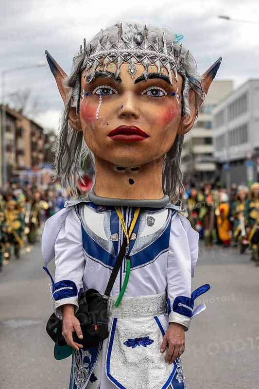 Elf Queen Guggenmusik Troepfeler Root at the carnival parade of the Maettli Guild in Littau
