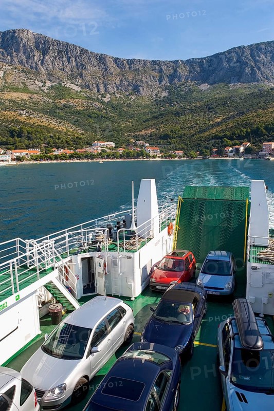 Ferry from Drvenik to the island of Hvar
