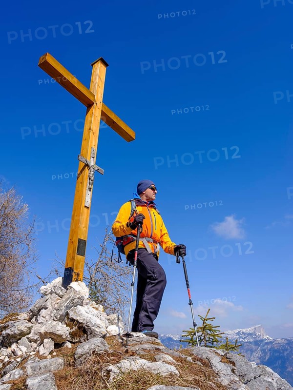 Mountaineer at the Gifpel of the Karspitze
