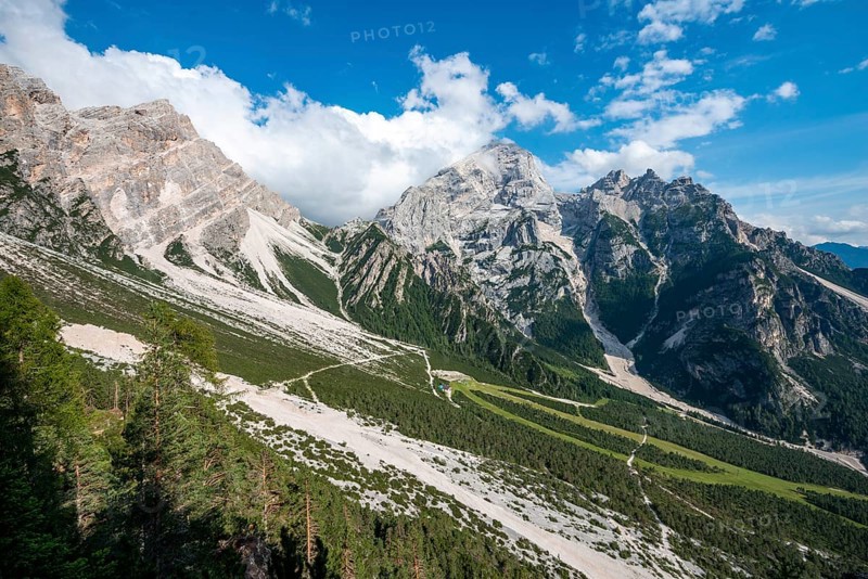 View of the peaks of Cima Scooter and Cima Salvella