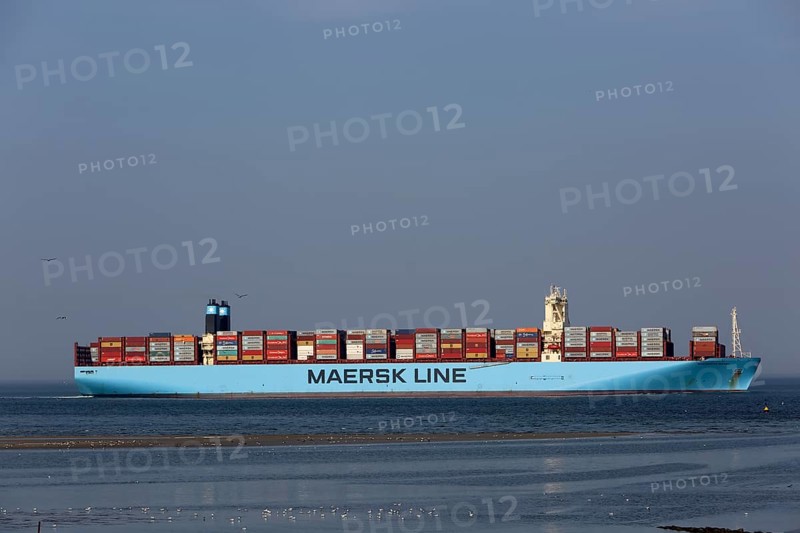 Container ship in the Jade fairway off Minsener Oog