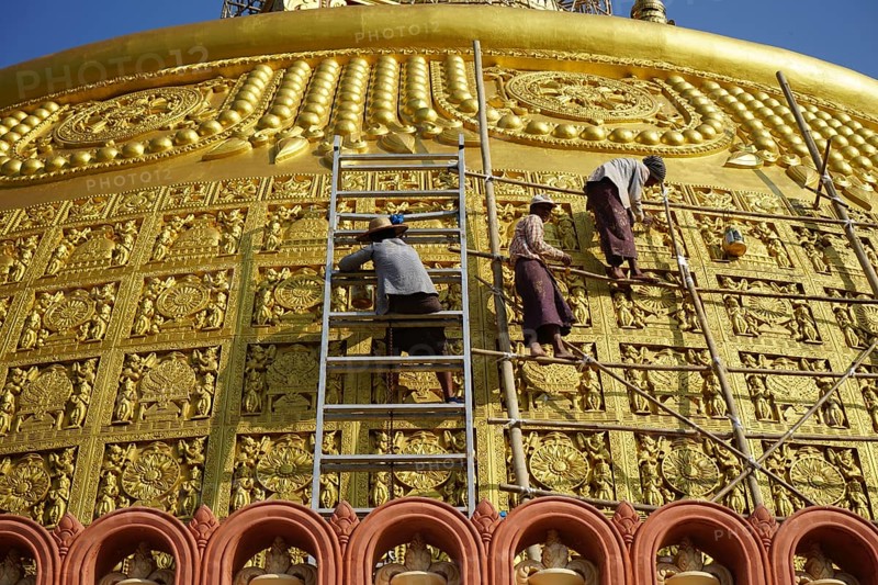Workers at the Stupa of the Sitagu International Buddhist Academy