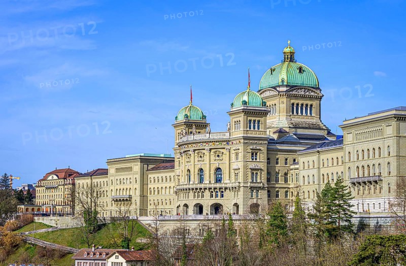 View from the Kirchenfeld Bridge to the Bundeshaus