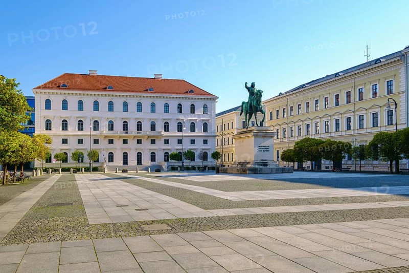 Ludwig Ferdinand Palace and equestrian statue of Elector Maximilian I