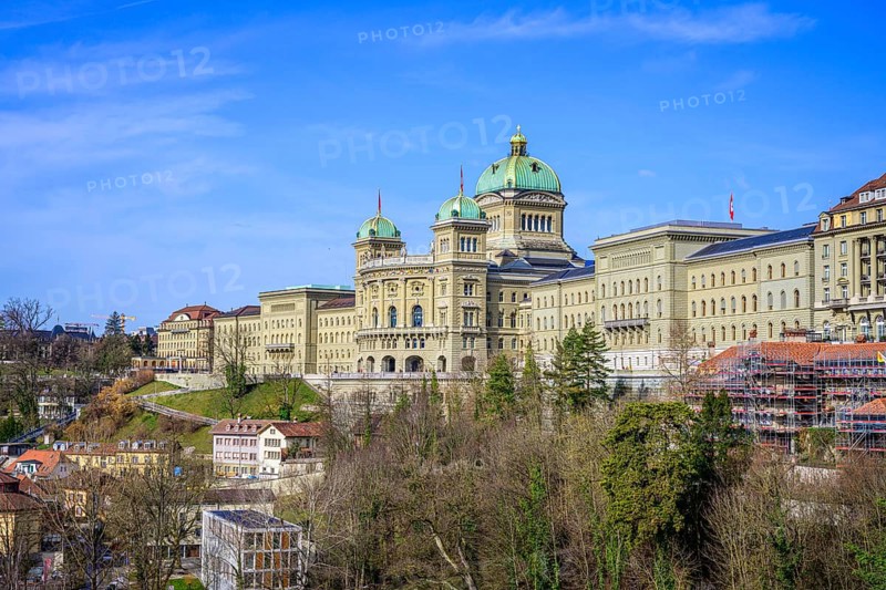 View from the Kirchenfeld Bridge to the Bundeshaus