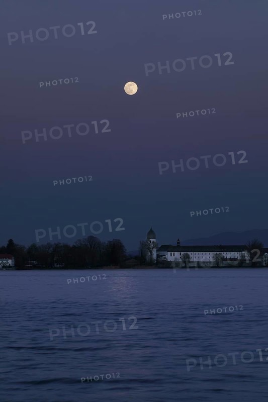 Full moon over Fraueninsel