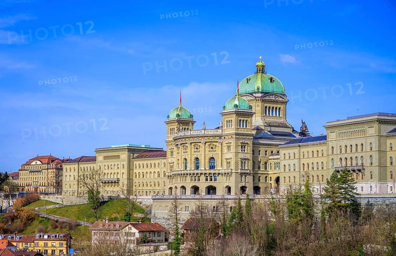 View from the Kirchenfeld Bridge to the Bundeshaus