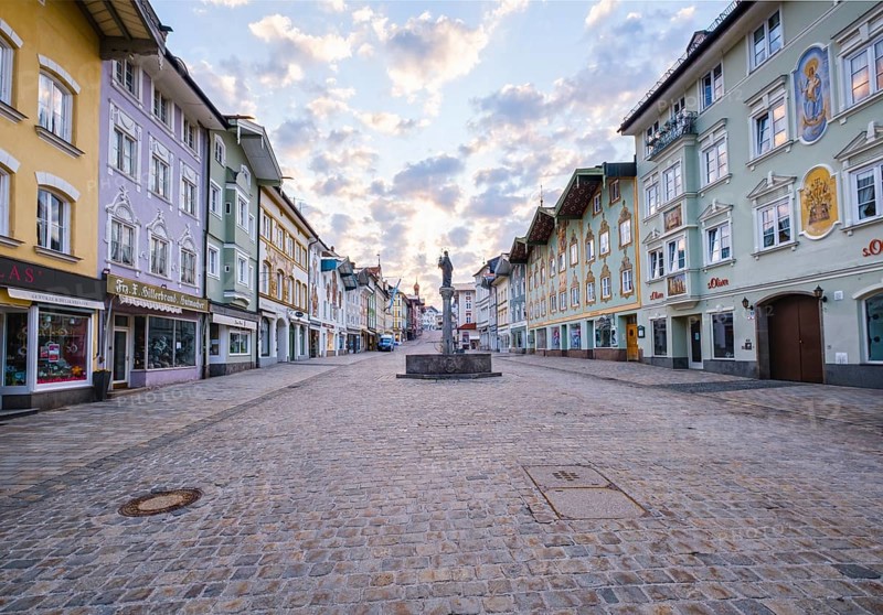 Empty market street with Marienbrunnen