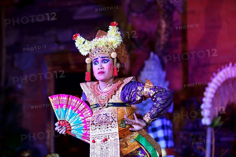 Legong dance at Ubud Palace