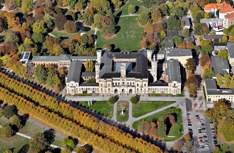 Former Guelph Castle, today main building of the Gottfried-Wilhelm-Leibniz-University
