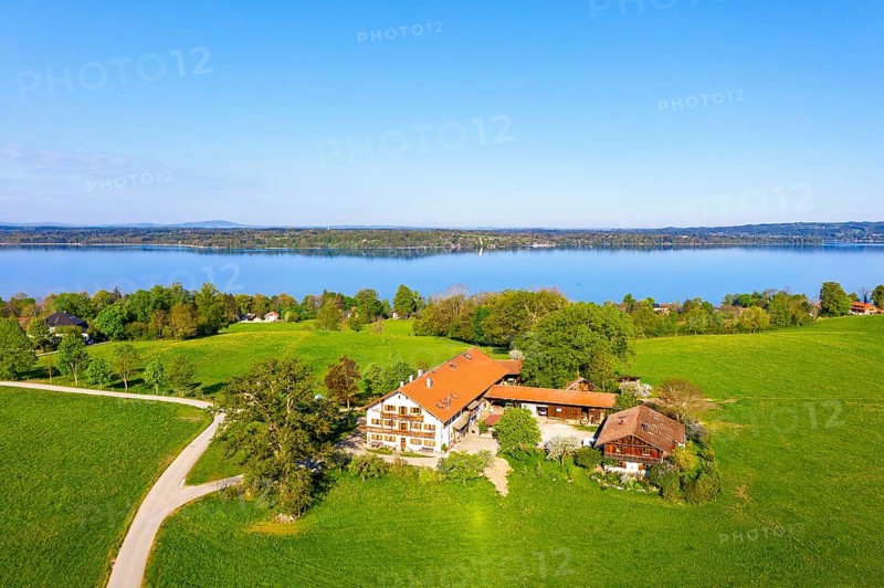 Luigenkam hamlet on Lake Starnberg, near Muensing