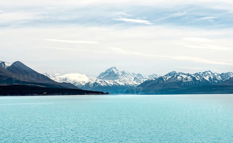 Turquoise glacial lake Lake Pukaki with views of Mount Cook, Mount Cook National Park