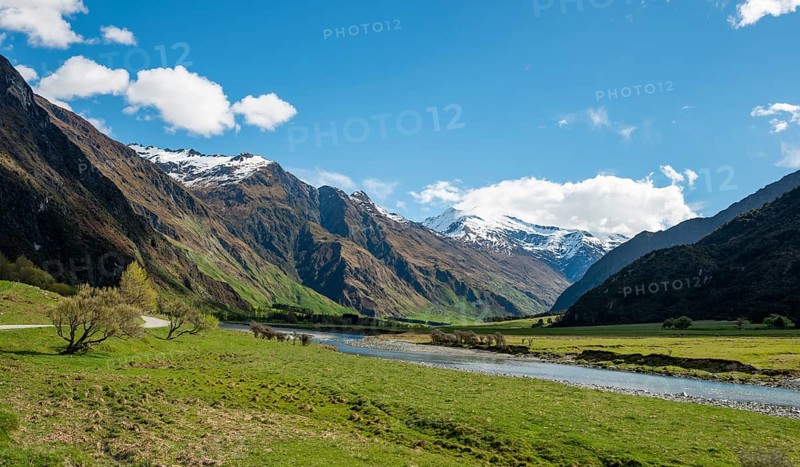 Matukituki River, snow covered mountains