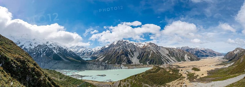 View into the Hooker Valley with Mount Cook from the Sealy Tarns Track