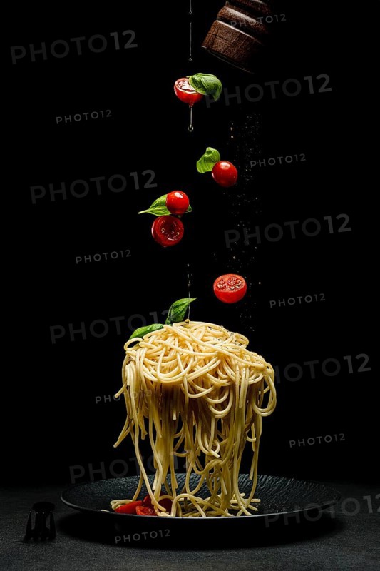 Spaghetti with tomatoes