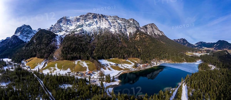 Hintersee with mountain peaks Muehlsturzhorn and Reiteralpe