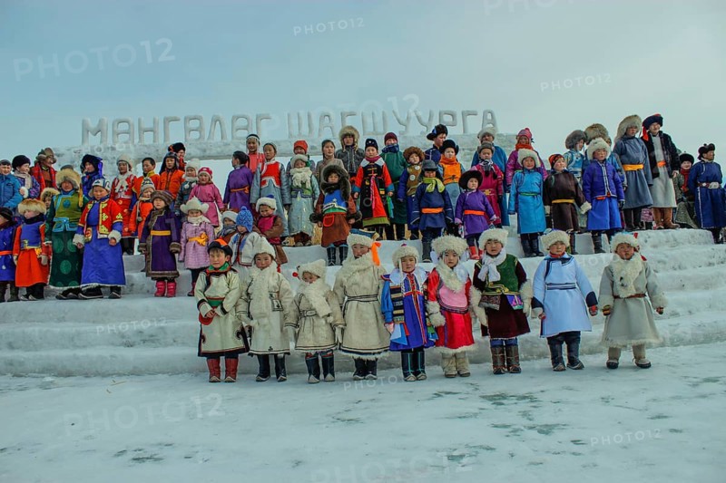 Mongolian children in traditional clothing