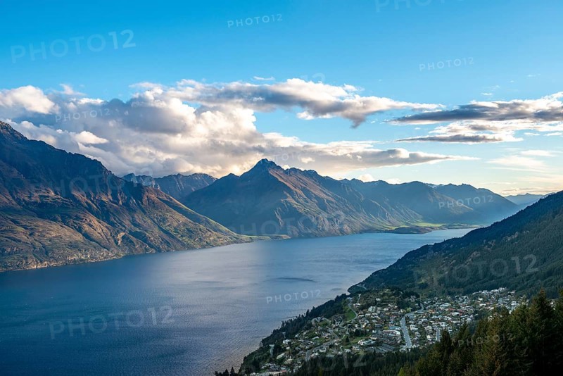 View of Lake Wakatipu