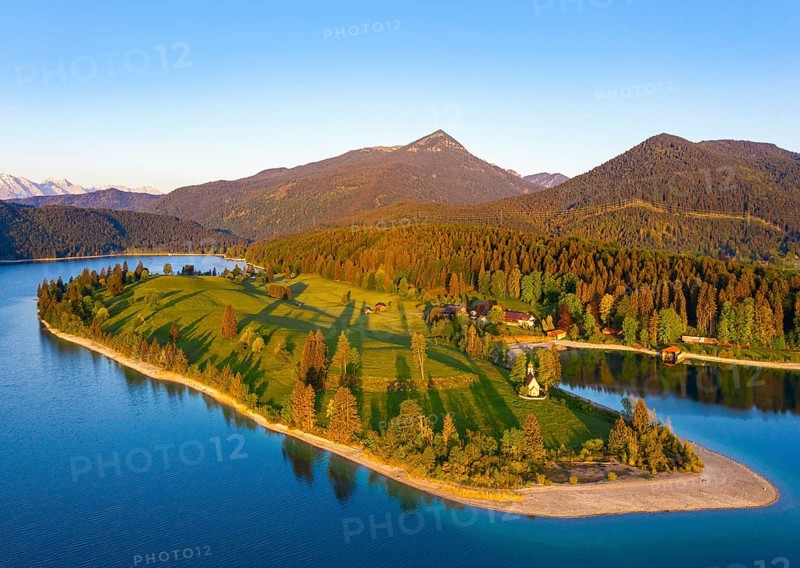 Walchensee with peninsula dwarfs in the morning light