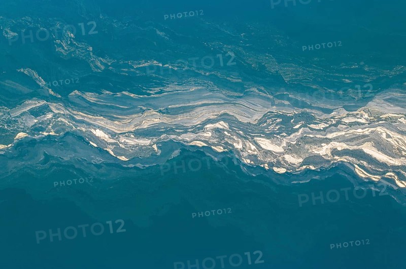 Accumulation of pollen on water surface
