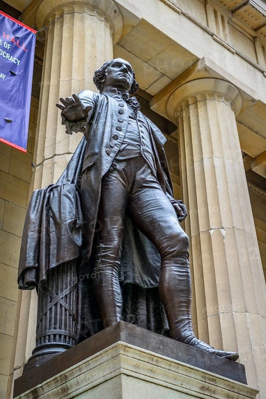 George Washington Memorial in front of the Federal Hall in Wall Street