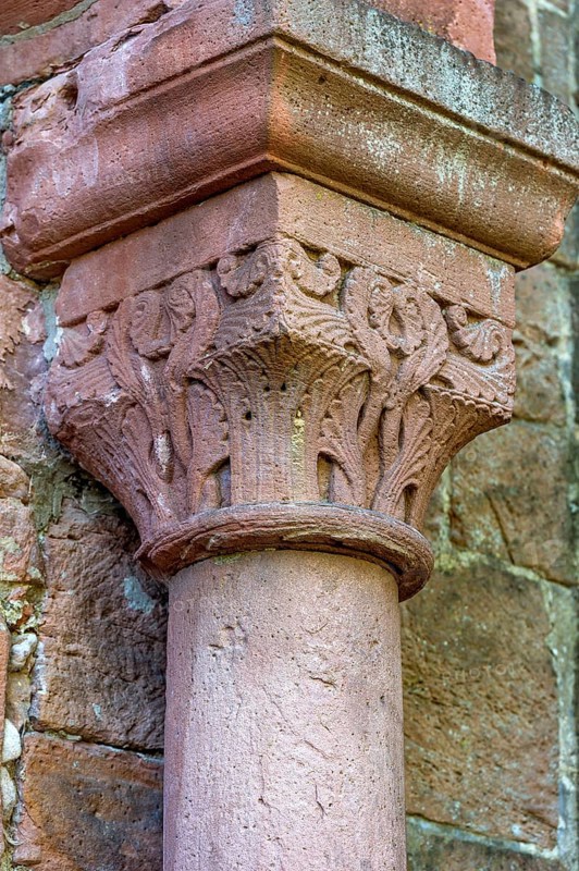 Column capitals with ornaments