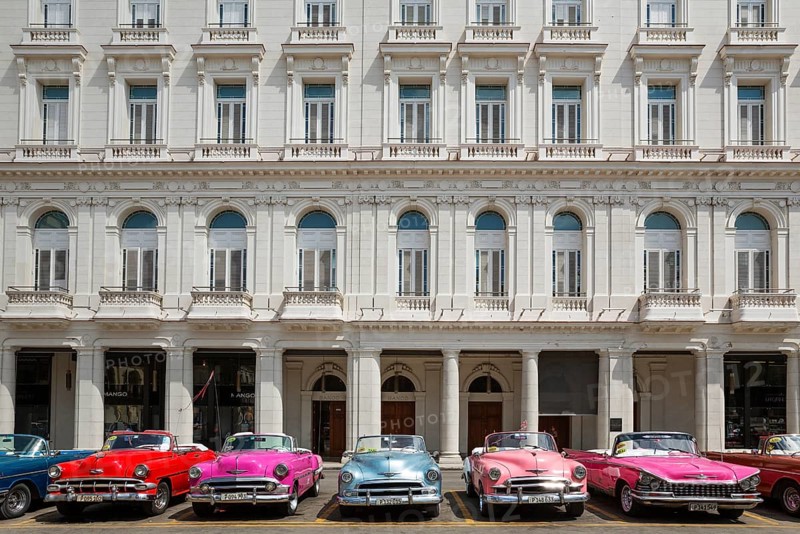 US classic cars from the 1950s can be rented for tourist city tours