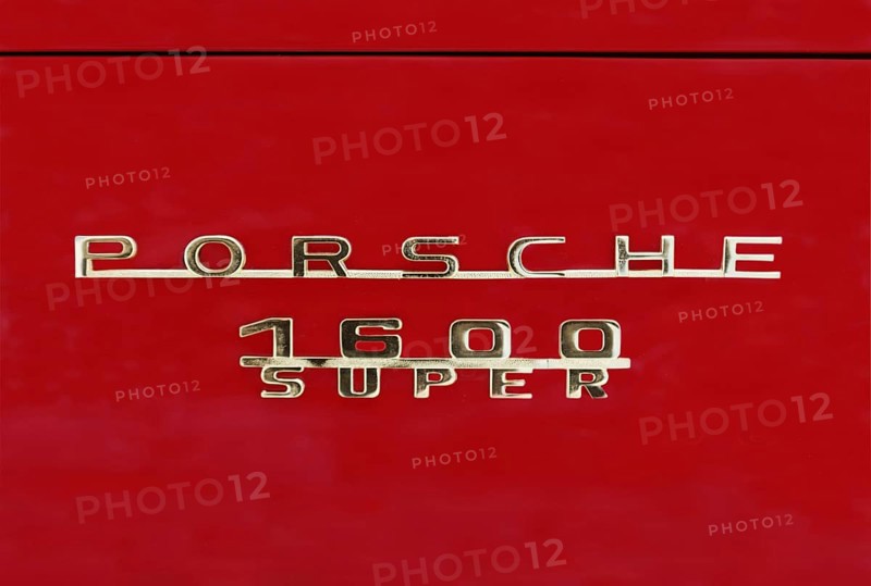 Brand and type designation on the bonnet of Porsche 356 A Convertible D 1600 Super